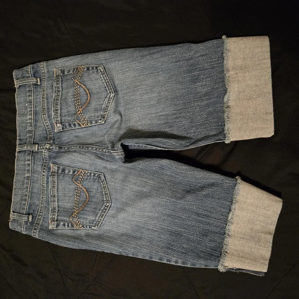 Mossimo‎ Denim Shorts Juniors 9 Blue Denim Bermuda Cuffed Embroidered Stretch